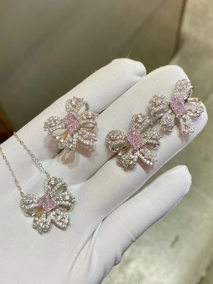 Pink coordinating styles, customer photograph